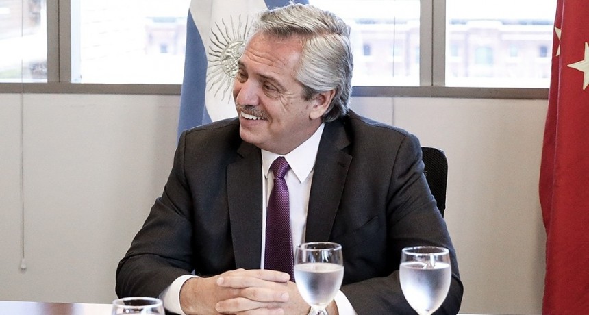 El Presidente salud&oacute; a las madres en su d&iacute;a y homenaje&oacute; a Madres y Abuelas de Plaza de Mayo