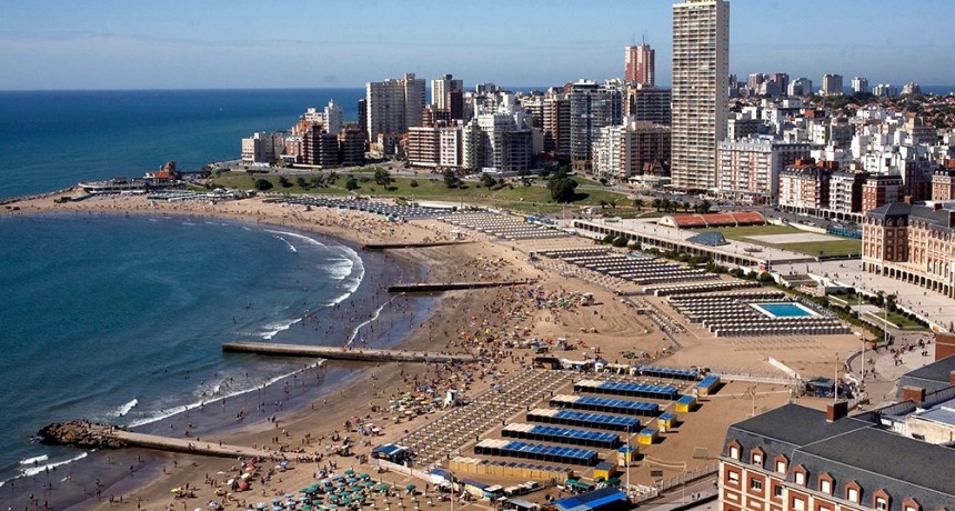 Los intendentes de la costa bonaerense apoyan el calendario de la temporada de verano