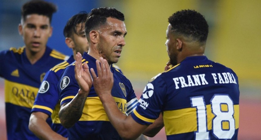 Boca gole&oacute; a Caracas y tom&oacute; envi&oacute;n antes de octavos