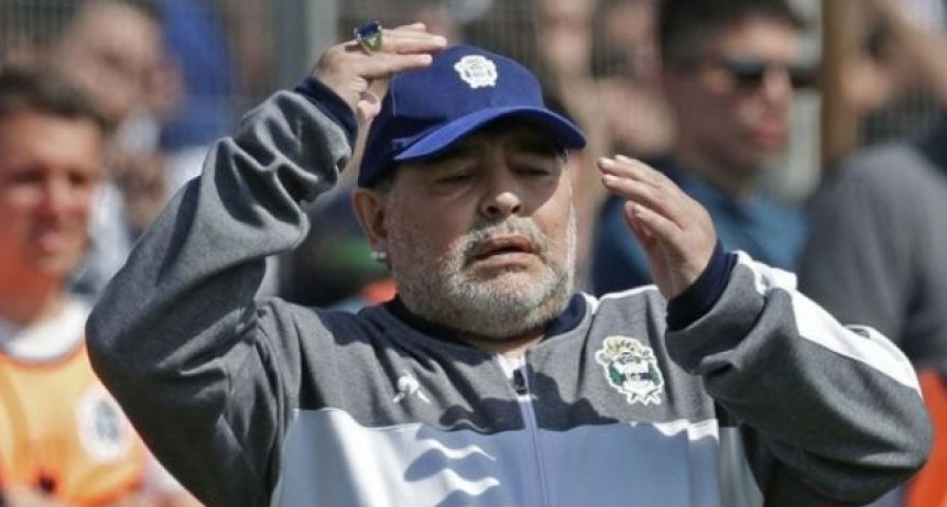 Diego Maradona ech&oacute; a todos de su casa en la previa a su cumplea&ntilde;os n&uacute;mero 60