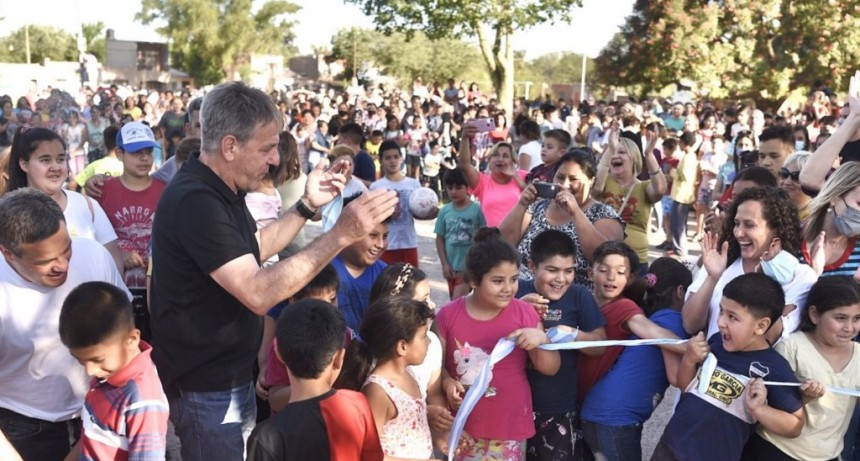 Los Troncos ya cuenta con una renovada plaza donde jugar y encontrarse