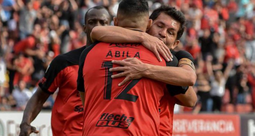 COL&Oacute;N VENCI&Oacute; A PATRONATO POR LA LIGA PROFESIONAL 2022