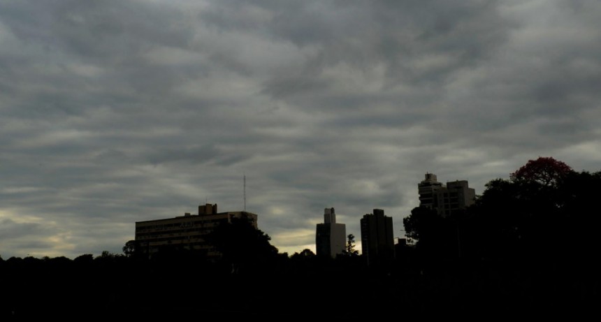 Rigen alertas meteorol&oacute;gicos por tormenta y por viento