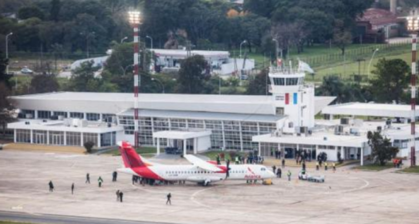 Inauguran obras para que el aeropuerto de Sauce Viejo sea internacional