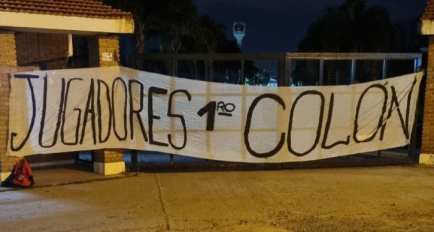 Col&oacute;n se hunde en el fondo de la tabla