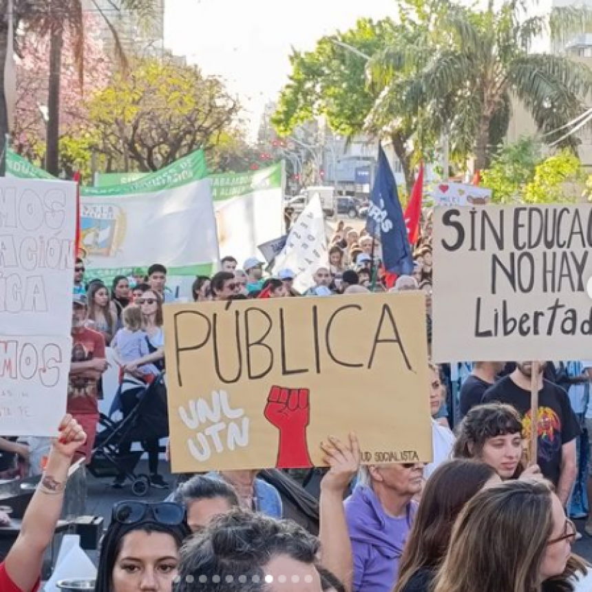 Santa Fe march&oacute; por la Educaci&oacute;n: El gobierno no nos prioriza