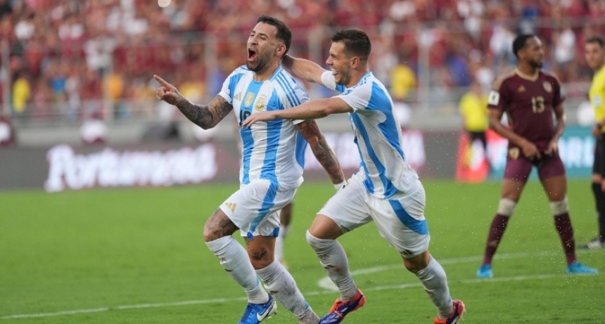 En un juego pasado por agua, Argentina igual&oacute; 1 a 1 ante Venezuela y sigue liderando las Eliminatorias