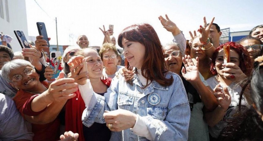 Cristina present&oacute; la lista "Primero la Patria" y competir&aacute; contra Quintela