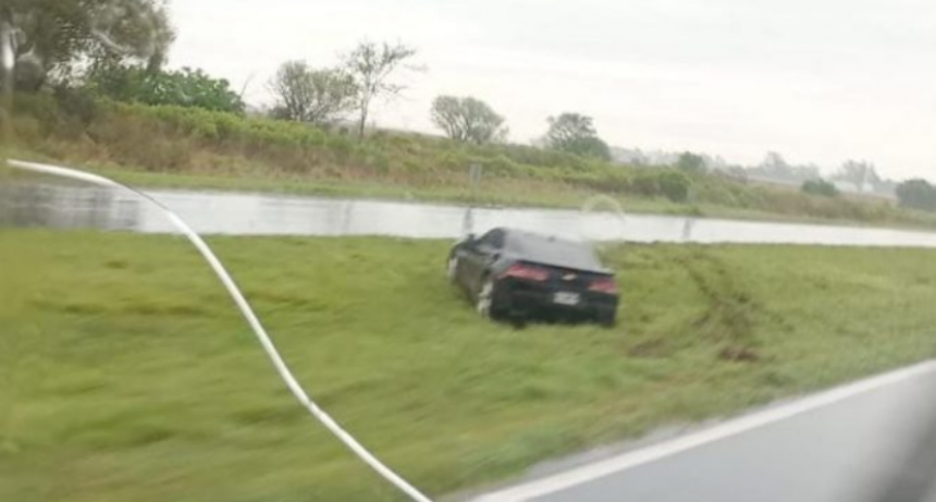 Susto. El Kily Gonzalez tuvo un despiste por la lluvia y sufri&oacute; un accidente en la autopista