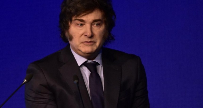 Milei dijo que la salida del cepo al d&oacute;lar est&aacute; "m&aacute;s cerca de lo que imaginan"