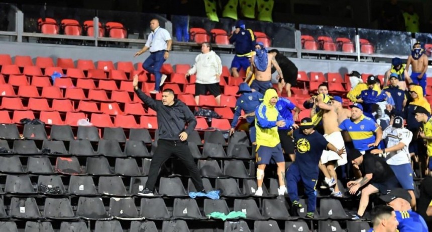 Incidentes entre hinchas de Boca y Gimnasia: Riquelme se metió para calmarlos