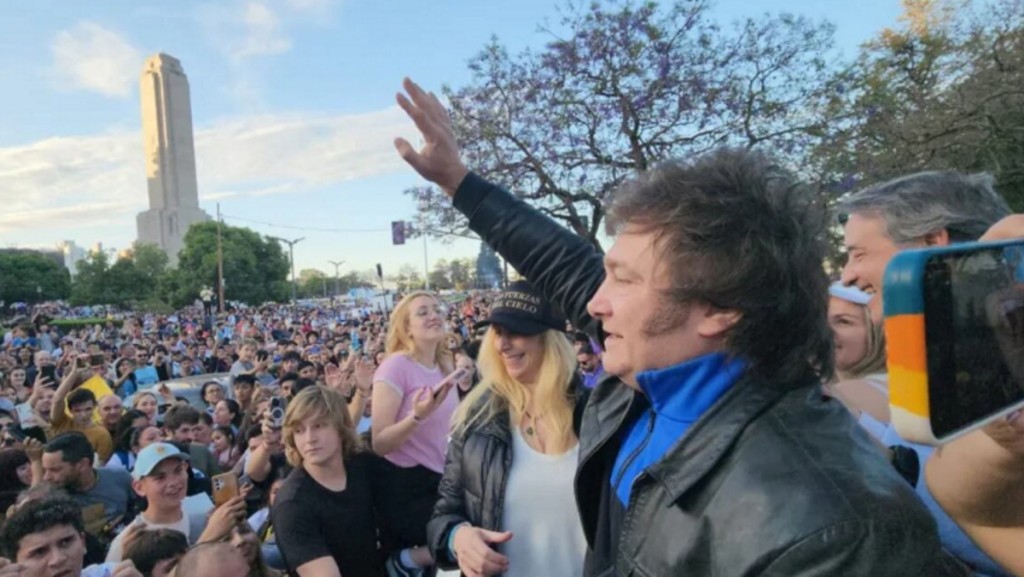 Milei desembarca en Rosario para el cierre de campaña