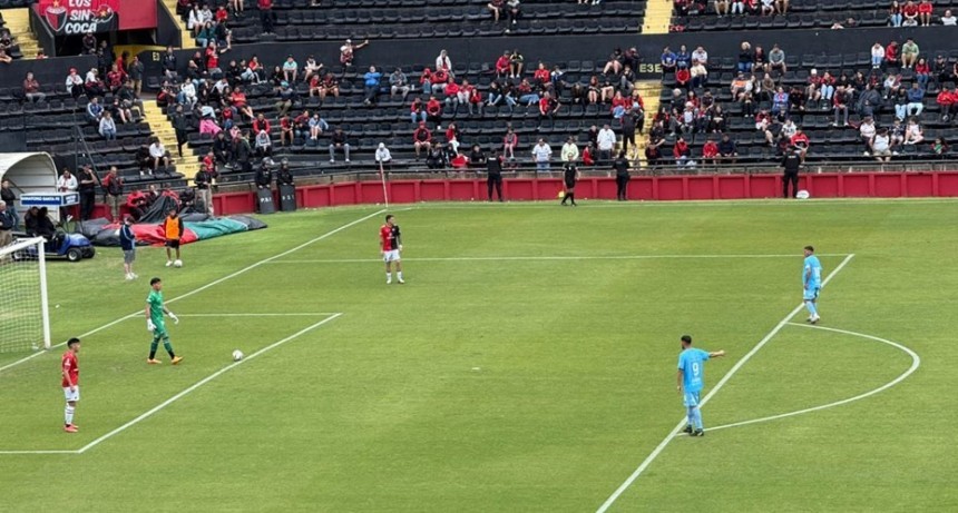 Col&oacute;n despidi&oacute; el a&ntilde;o con una victoria ante su gente
