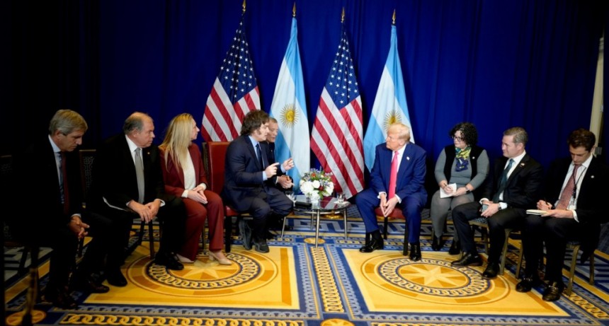 Javier Milei viaj&oacute; a Estados Unidos y se re&uacute;ne con Donald Trump en la Casa Blanca