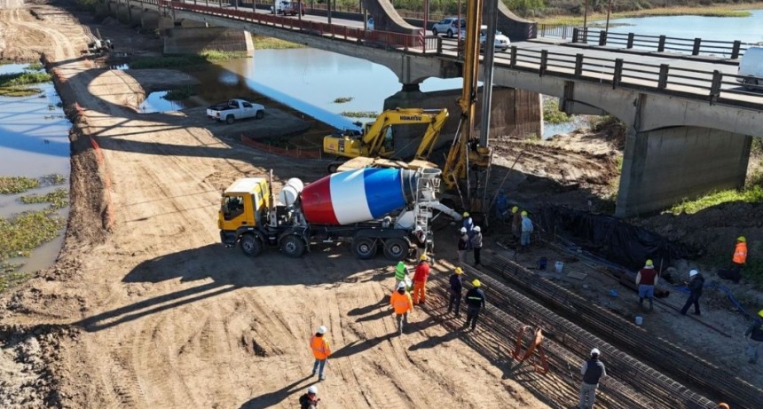 Nuevo puente Santa Fe &ndash; Santo Tom&eacute;: construir&aacute;n un terrapl&eacute;n sobre el cauce del Salado por la bajante del Paran&aacute;