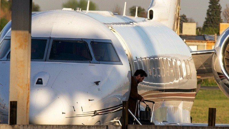 Lionel Messi ya est&aacute; en Rosario y se enciende la ilusi&oacute;n en la previa de su despedida