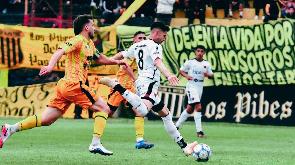 Col&oacute;n: pocas situaciones de gol y empate cantado en Santiago del Estero