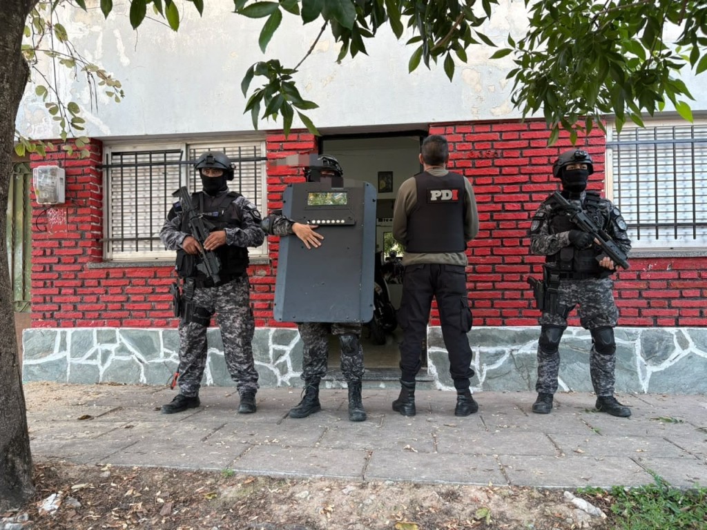 Barrio Centenario: Cinco aprehendidos por abuso de armas