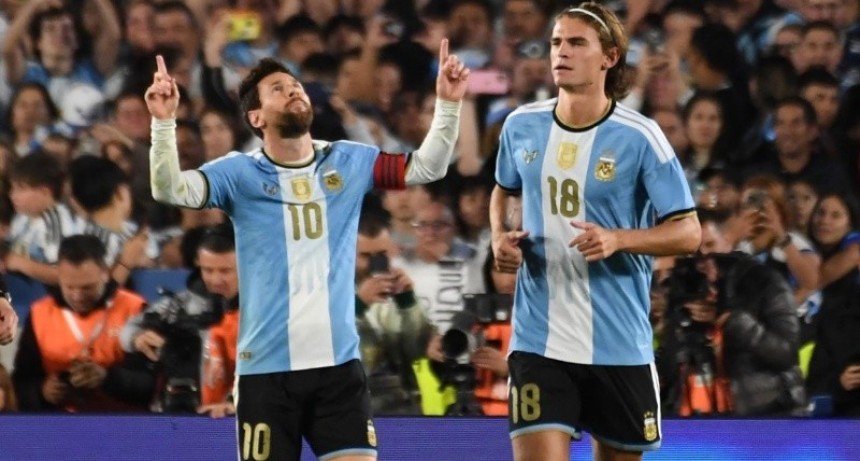 Lionel Messi se despidi&oacute; con un gol y la emoci&oacute;n invadi&oacute; el Monumental