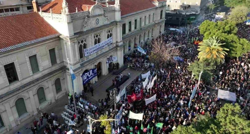 Santa Fe tambi&eacute;n se moviliz&oacute; en defensa de la universidad p&uacute;blica