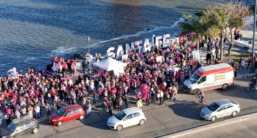 Santa Fe vivi&oacute; la quinta Caminata Pink para concientizar sobre el c&aacute;ncer de mama