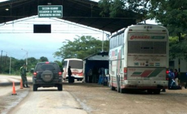 Llevaban en un trailer a cinco nenas sin documentos y no pudieron demostrar que fueran sus hijas