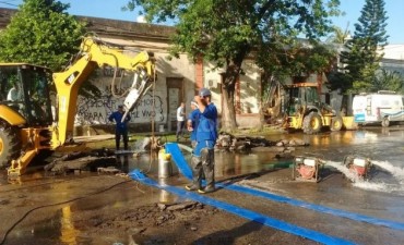 Repararon la ca&ntilde;er&iacute;a y comienza a normalizarse el servicio de agua