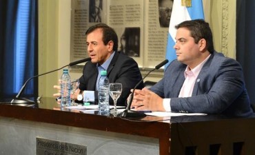 El Gobierno anunció un acuerdo con empresarios y sindicatos para que no haya despidos hasta marzo 2017