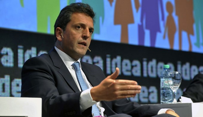 Massa quiere expulsar del pa&iacute;s a los extranjeros delincuentes