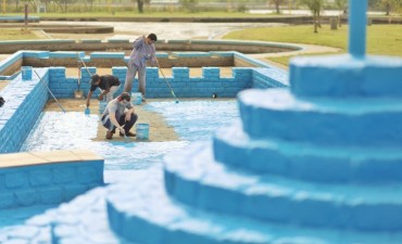 Contin&uacute;a la puesta en condiciones de los piletones de los Parques Garay y Sur