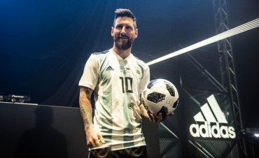 Se present&oacute; la pelota oficial del Mundial 2018