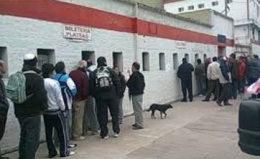 Uni&oacute;n cobrar&aacute; un bono ante Chacarita
