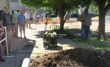 Se licita la tercera etapa de obras de cloacas para el barrio Los Hornos