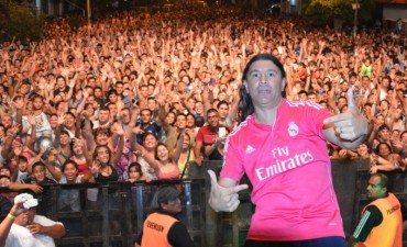 Pablo Lescano cumplir&aacute; su promesa y tocar&aacute; gratis para un curso que no se llev&oacute; materias
