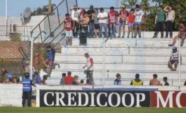 Barras de Patronato golpearon a chicos de una escuelita de f&uacute;tbol