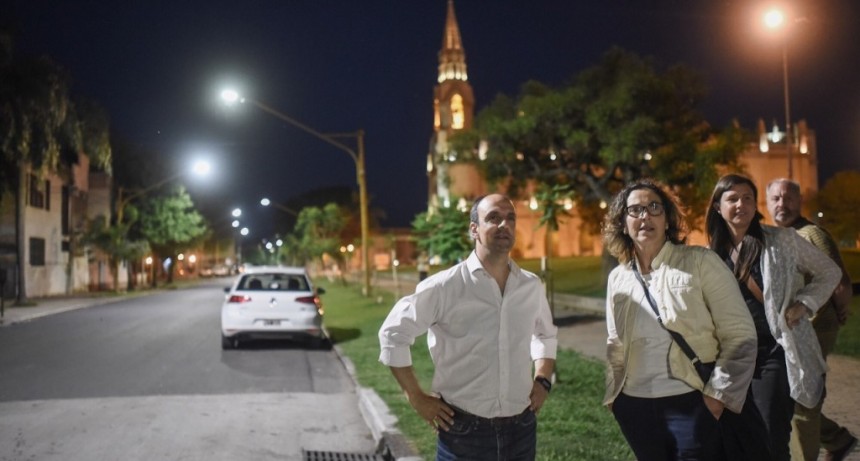 Corral inaugur&oacute; obras de iluminaci&oacute;n led en el noreste de la ciudad