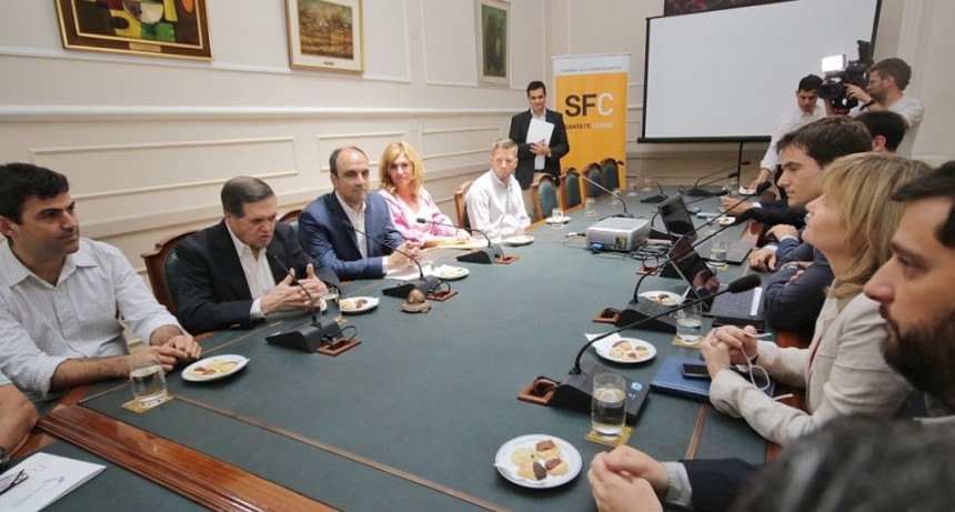 Presentaron el estudio sobre el desarrollo aeroportuario de Santa Fe y la regi&oacute;n
