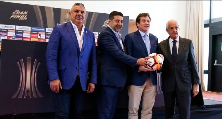 El martes se reunirán el presidente de Conmebol, Angelici y D'Onofrio