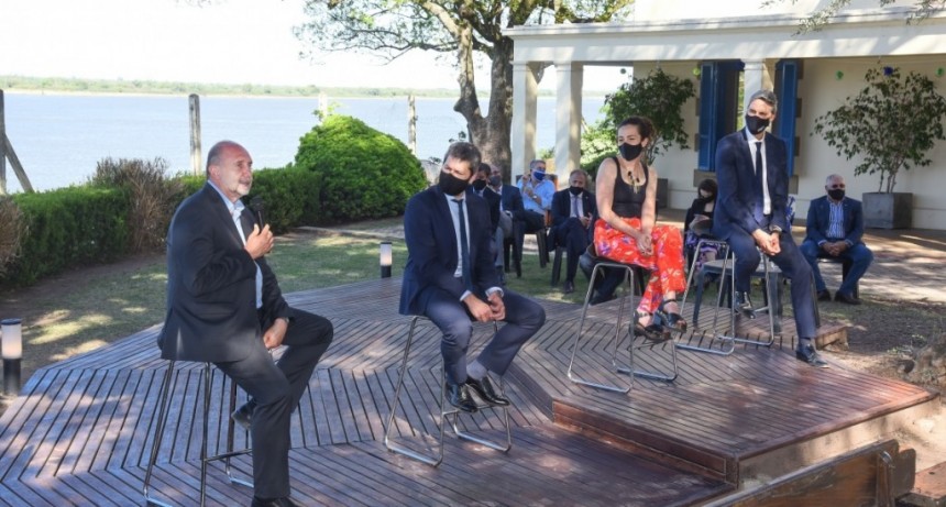 Perotti y Lammens firmaron convenios por obras tur&iacute;sticas en Santa Fe