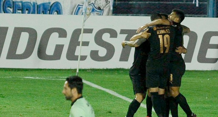 Independiente empat&oacute; con Atl&eacute;tico Tucum&aacute;n y pas&oacute; de ronda en la Copa Sudamericana