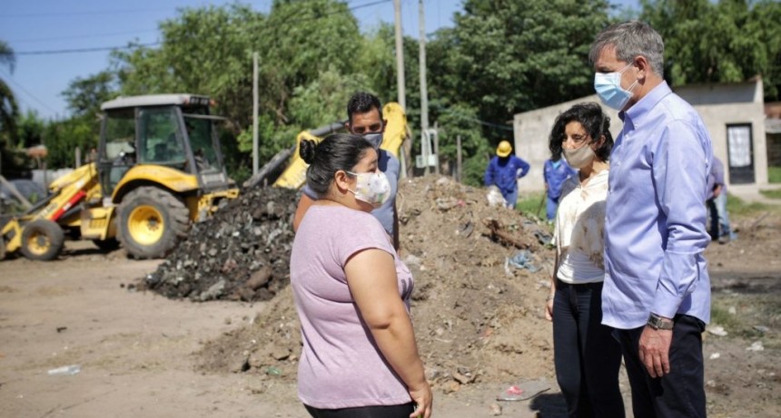 La Municipalidad realiza obras de agua, pavimento y desag&uuml;es en Villa Hip&oacute;dromo