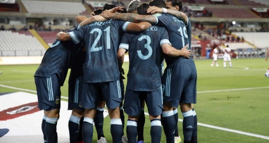 Argentina venci&oacute; a Per&uacute; por las Eliminatorias Sudamericanas