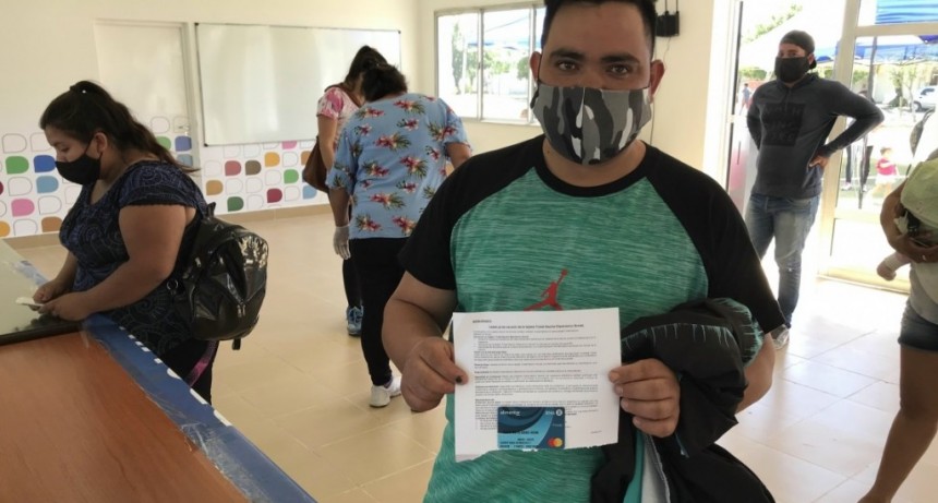 Contin&uacute;a la entrega de la tarjeta Alimentar en el norte santafesino