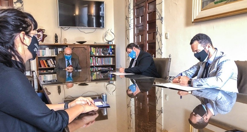 Empleo y trabajo: UNL y Provincia firmaron un convenio de cooperaci&oacute;n