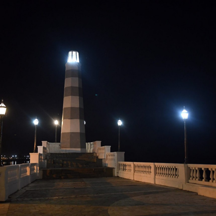 El Faro de la Costanera vuelve a brillar