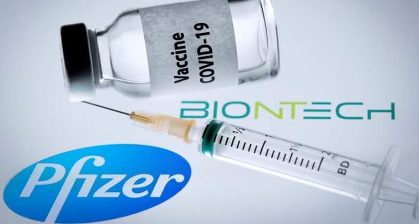 Pfizer pide aplicar a todos los adultos una tercera dosis de su vacuna