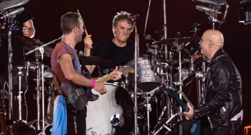 COLDPLAY SORPRENDI&Oacute; EN RIVER JUNTO A DOS EX-SODA STEREO
