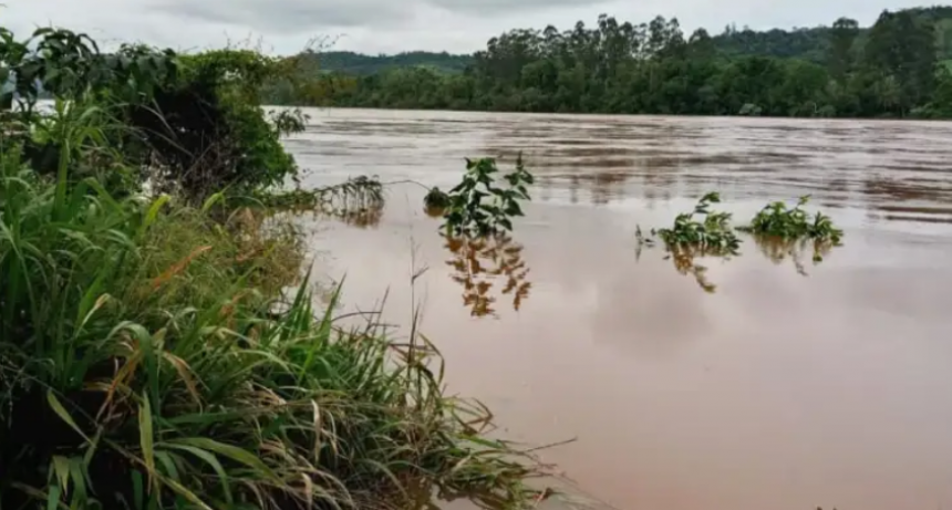 Preocupaci&oacute;n en la costa santafesina por la crecida de los r&iacute;os