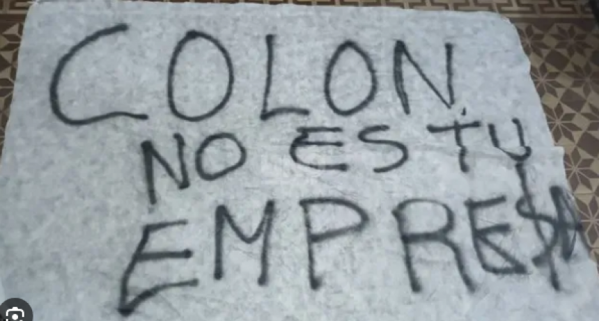 Colocaron banderas intimidatorias en el domicilio de Vignatti