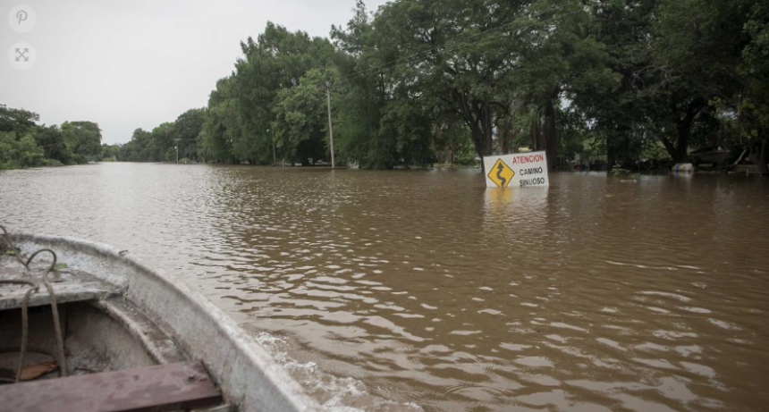 La crecida del r&iacute;o Paran&aacute; derrumb&oacute; dos puentes en el norte de la provincia